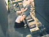 Twee lesbische meiden gefilmd door een beveiligingscamera